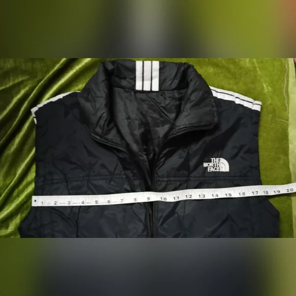 Sleevless jacket - Picture 3 of 4